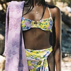 FOR LOVE AND LEMONS underwire daffodil bikini top s